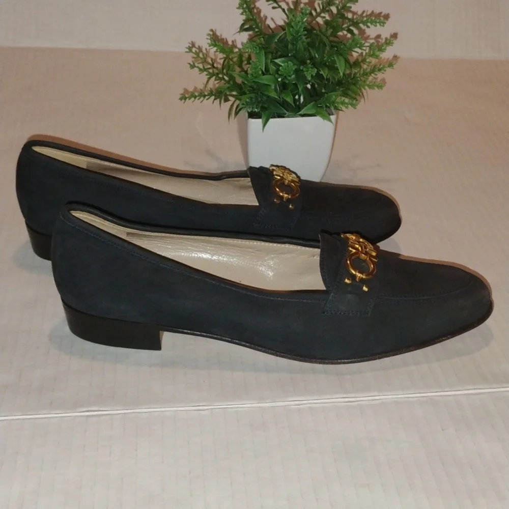 Salvatore Ferragamo Suede Loafers. Womens sz 8AA. Black & Gold Tone Hardware. - Picture 8 of 9